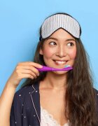 FOREO ISSA™ 4 Smile електрическа четка за зъби над 5 години Enchanted Violet 1 бр.