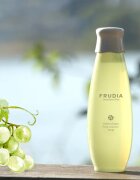 Frudia Green Grape хидратиращ тоник за стягане на порите 195 мл.