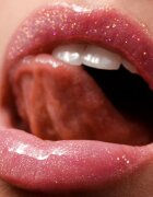 Gabriella Salvete Glosstitude Peptide Lip Gloss хидратиращ блясък за устни цвят 02 Sparkle & Slay 10 мл.