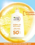 Garnier Ambre Solaire Super UV Vitamin C лек защитен флуид Против тъмни петна SPF 50+ 40 мл.