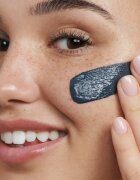 Garnier Pure Active Charcoal почистващ гел 3 в 1 против черни точки 150 мл.