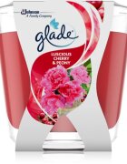 Glade Luscious Cherry & Peony ароматна свещ 70 гр.