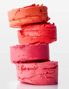 Glow Hub Buff Blush кремообразен руж в стик цвят Peach Tea 5 гр.