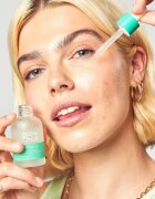 Glow Hub The Glow Giver озаряващ серум за лице с гликолова киселина 30 мл.