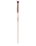GOSH COPENHAGEN Precision Brush четка за сенки за очи 1 бр.