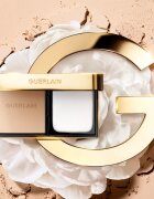 Guerlain Parure Gold Skin Control компактен матиращ фон дьо тен пълнител цвят 0N Neutral 87 гр.