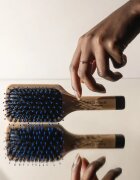 Hair Rituel by Sisley The Pocket Brush Radiance & Softness четка за блясък и мекота на косата 1 бр.