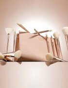 ICONIC London Ultimate Brush Set Комплект четки с чантичка