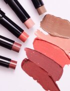 IsaDora Glossy Balm Hydrating Stylo тониращ хидратиращ балсам за устни цвят 41 Pink Silk 1.6 гр.