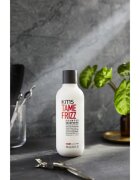 KMS Tame Frizz Shampoo изглаждащ шампоан против цъфтене 300 мл.