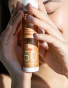 Korres Red Grape Tinted Daily Sunscreen тониращи слънцезащитни продукти да уеднакви цвета на кожата SPF 50 50 мл.