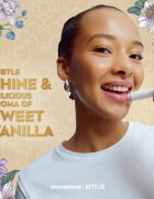 Labello Bridgerton Vanilla подхранващ и хидратиращ балсам за устни 4.8 гр.