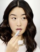Labello Glowy Lips хидратиращ балсам за устни с хиалуронова киселина 10 мл.