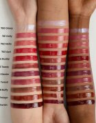 Laka Fruity Lip Glotioner хидратиращ блясък за устни цвят 710 Cherish 10 мл.