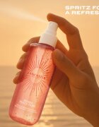 Lancaster Eau de Hair & Body Mist парфюмна мъгла за лице тяло и коса аромати Peach Party 236 мл.
