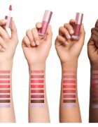 Lancôme Lip Idôle CuddleBlur™ Matte Velvet Lip Cream попълващ балсам за устни с матиращ ефект цвят 23 Cozy Berry 8.5 мл.