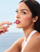 Lancôme Lip Idôle CuddleBlur™ Matte Velvet Lip Cream попълващ балсам за устни с матиращ ефект цвят 60 Million-Dollar Berry 8.5 мл.