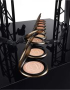 Lancôme Teint Idole Ultra Wear Serum Highlighter озарител с витамини C и Е цвят Medium Glow 02 10 гр.