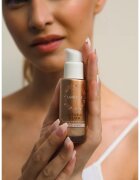 Lumene Natural Glow озаряващ фон дьо тен за естествен вид SPF 20 цвят 1.5 Fair (Warm) 30 мл.