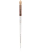 Luvia Cosmetics Elegance Precision Blender четка за нанасяне на сенки за очи 327 1 бр.