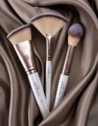 Luvia Cosmetics Highlight & Contour Set комплкет четки с калъф