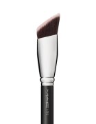 MAC Cosmetics 171S Smooth-Edge All Over Face Brush контурираща четка 1 бр.