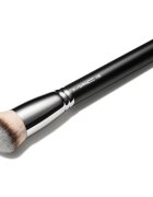MAC Cosmetics Brush 170 Synthetic Rounded Slant Brush скосена кабуки четка 1 бр.