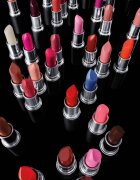 MAC Cosmetics MACximal Sleek Satin Lipstick Mini сатенено червило за перфектен външен вид цвят BRICK-O-LA 1.5 гр.