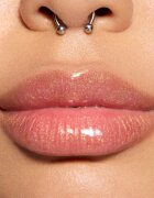 MAC Cosmetics Metamorphosis Spring Collection Lipglass Blow масло от нар с увеличаващ ефект цвят Snapdragon 5 мл.