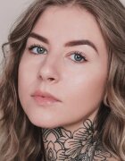 Mádara MÁDARA Skin Equal озаряващ фон дьо тен за естествен вид SPF 20 цвят #30 Rose Ivory 30 мл.