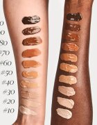 Mádara MÁDARA Skin Equal озаряващ фон дьо тен за естествен вид SPF 20 цвят #30 Rose Ivory 30 мл.