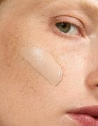 Mádara MÁDARA Skinonym Semi-Matte Peptide дълготраен фон дьо тен с пептиди цвят Ivory 20 30 мл.