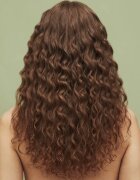 Maria Nila Colour Refresh нежна подхранваща маска без перманентни цветови пигменти цвят Beige Brown 7.23 100 мл.