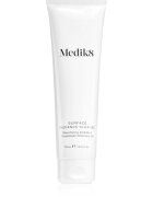 Medik8 Surface Radiance Cleanse озаряващ почистващ гел 150 мл.