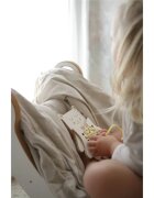 Milin Wooden Lacing Toy Mrs. Teddy играчка за подреждане 22 cm x 16 cm x 07 cm 1 бр.