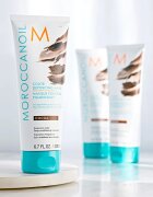 Moroccanoil Color Depositing нежна подхранваща маска без перманентни цветови пигменти Cocoa 200 мл.