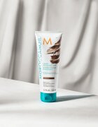 Moroccanoil Color Depositing нежна подхранваща маска без перманентни цветови пигменти Cocoa 200 мл.