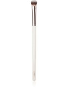 MUA Makeup Academy Brushes Flat Eye Base плоска четка за сенки за очи 1 бр.