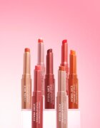 MUA Makeup Academy Hydra Juice Peptide Shimmer Lip Stylo блестящо червило с подхранващ ефект цвят Cherry Kiss 1.5 гр.