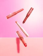 MUA Makeup Academy Hydra Juice Peptide Shimmer Lip Stylo блестящо червило с подхранващ ефект цвят Cherry Kiss 1.5 гр.