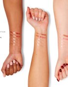 MUA Makeup Academy Virtual Glow подхранващ блясък за устни за лъскавина и блясък цвят Hologlo 6.5 мл.