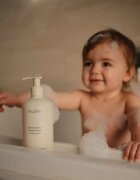 Mushie Organic Baby душ гел и шампоан 2 в 1 за деца 400 мл.