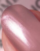 Nails Inc. Mirror Chrome лак за нокти със силен гланц цвят You're being Chromatic 14 мл.