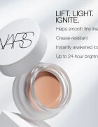 Nars Light Reflecting™ EYE BRIGHTENER озаряващ коректор за околоочната област цвят GOLDENEYE 6 гр.