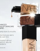 Nars Light Reflecting™ Foundation озаряващ фон дьо тен за естествен вид цвят VANUATU 30 мл.