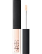 Nars Mini Radiant Creamy Concealer крем-коректор (озаряващ) цвят AFFOGATO 1.4 мл.