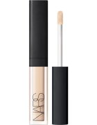 Nars Mini Radiant Creamy Concealer крем-коректор (озаряващ) цвят CHANTILLY 1.4 мл.