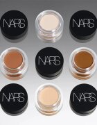 Nars Soft Matte Complete Concealer матиращ коректор за пълно покритие цвят CAFE AU LAIT 6.2 гр.