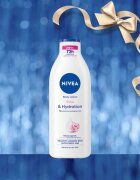 Nivea Rose Touch подаръчен комплект за подхранване и хидратация