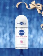 Nivea Rose Touch подаръчен комплект за подхранване и хидратация